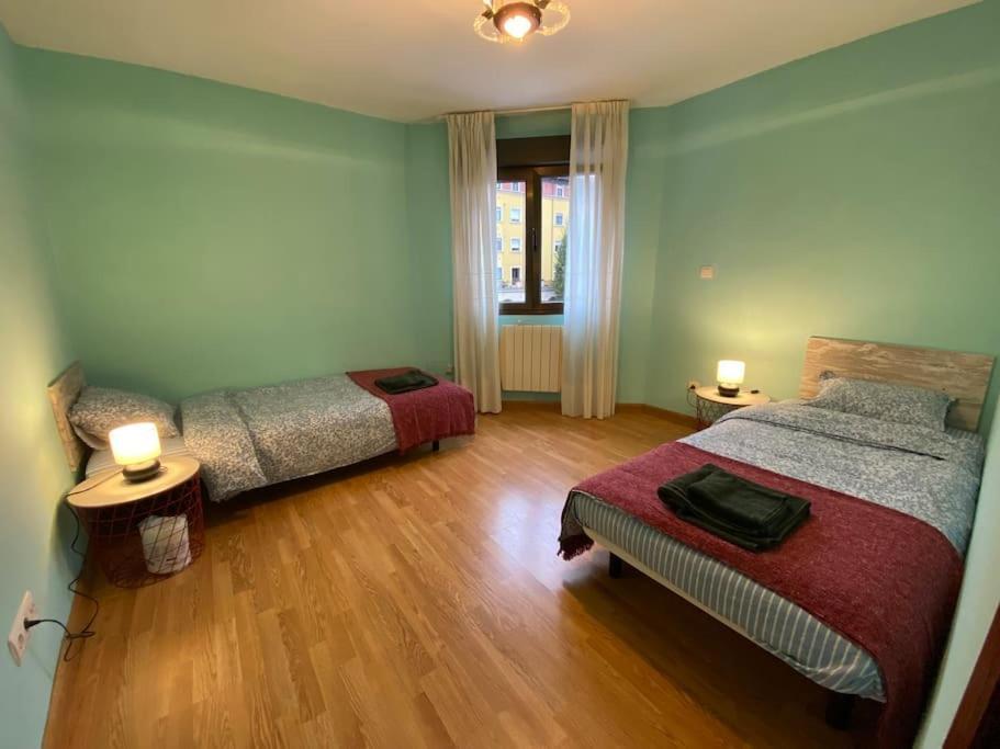 Apartment Close To The Historical Center Хихон Екстериор снимка